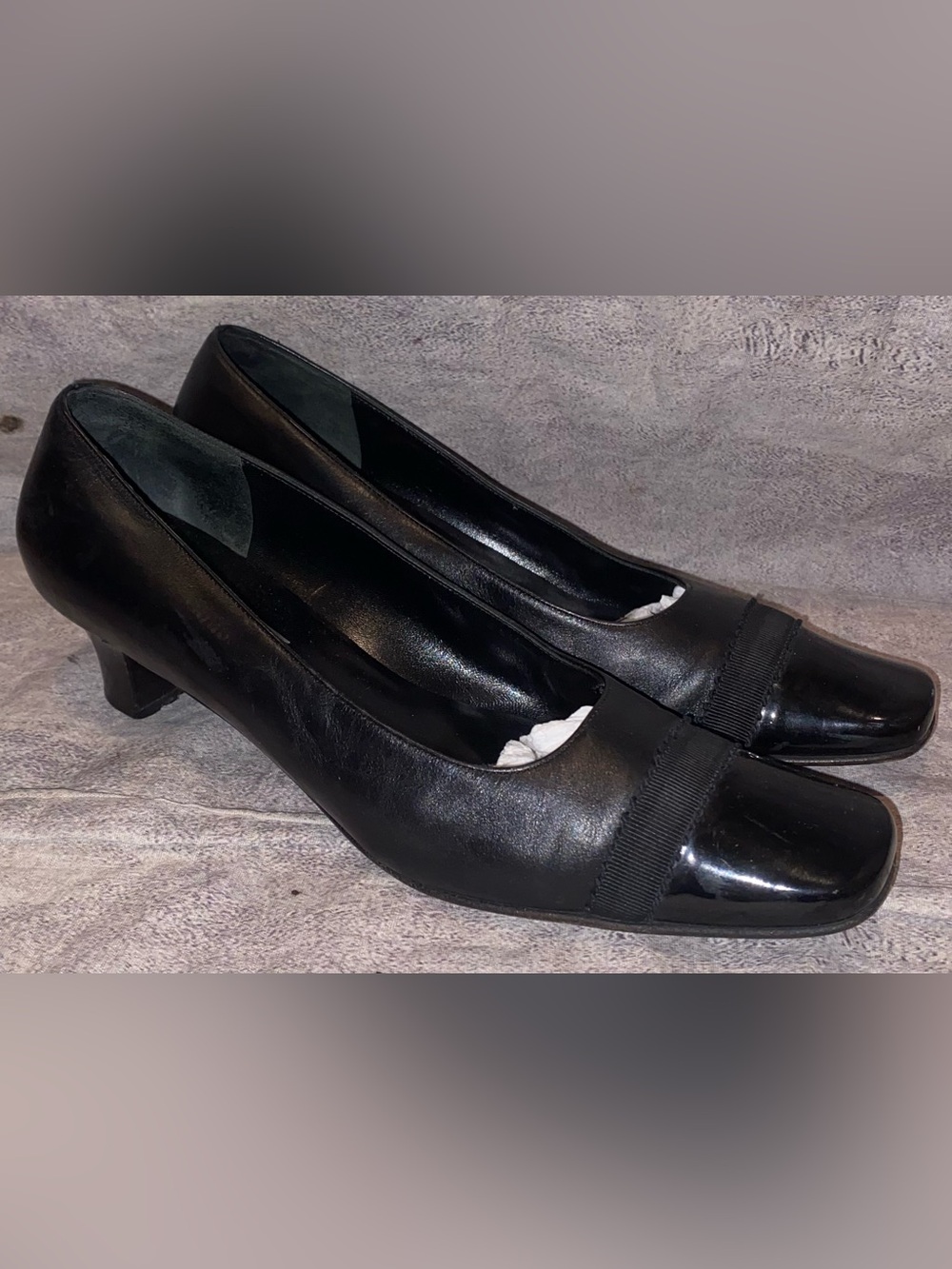 Ferragamo Black Leather Patent Lace Accent Kitten Heels Pumps 8.5 Vintage Italy